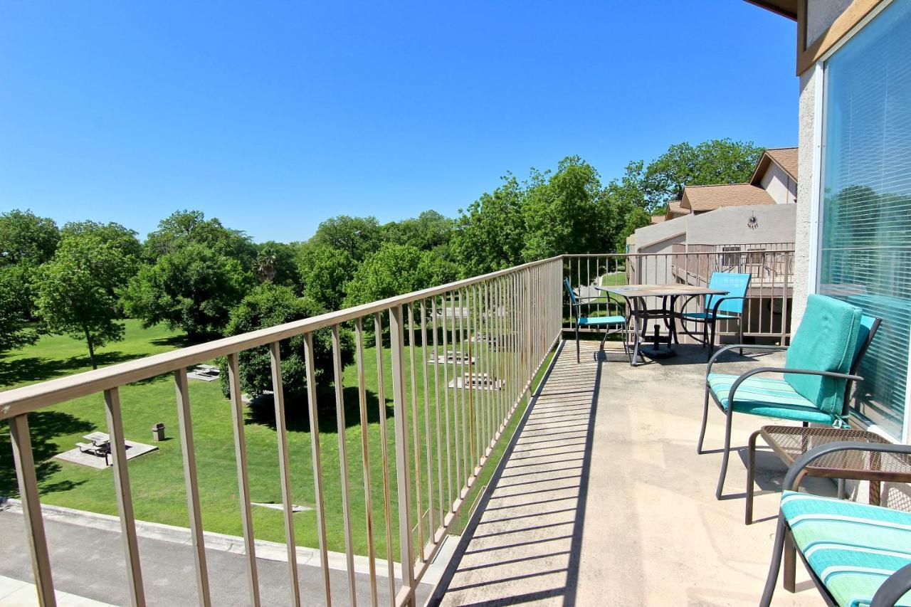 Waterwheel Retreat Apartment New Braunfels Bagian luar foto