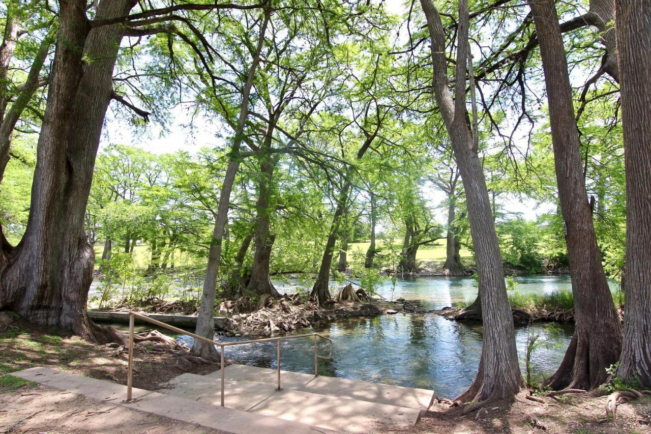 Waterwheel Retreat Apartment New Braunfels Bagian luar foto